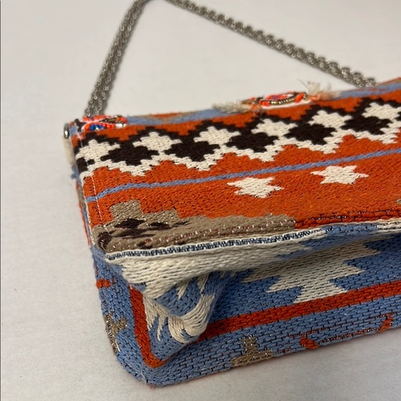 AMERICA & BEYOND GEOMETRIC CHAIN CROSSBODY BAG - Picture 10 of 16